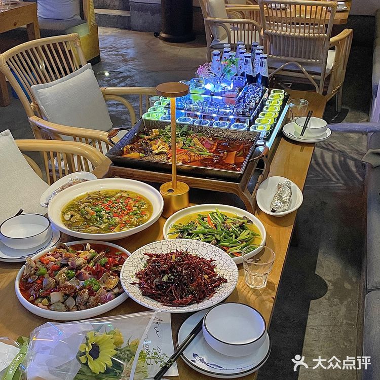 成都探店｜氛围十足的音乐餐吧🎶过来小酌几杯🍸