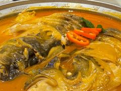 鱼头红焖+鱼丸清炖-解家河南菜(商鼎路店)