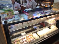 -红宝石·鲜奶小方·海派西点房(金杨店)