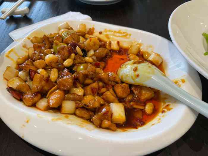 勺园中餐厅-"收费合理,环境整洁又不失气派.服务员一口.