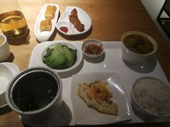 -银泰百货(厦门国贸中心店)