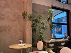 -必胜客(上海华谊新所店)