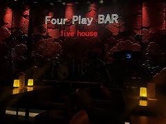 -FOUR PLAY BAR