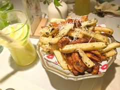 -春树下·树屋花房西餐厅(罍街AS1980店)