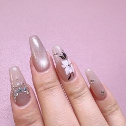 -ALLIE爱丽美甲美睫·专业建构