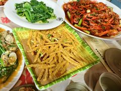 -肥肥虾庄·金牌油焖大虾(汉街SKP店)