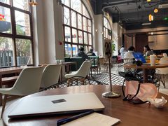 靠窗位-VESH COFFEE(定西路店)