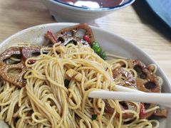 -万方圆拌粉瓦罐汤(九江湖滨店)