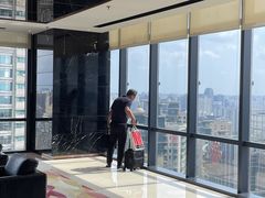 -上海龙之梦万丽酒店