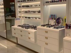 -J-Optical佳视明眼镜·蔡司视觉(青岛金茂览秀城店)