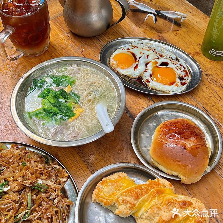 海口这家早餐店 有点东西