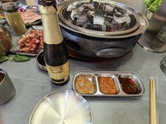 -围炉肉舍•炭烤活鳗•丹东海鲜烤肉(步行街店)