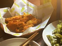 吃得慢就没的鸡翅中-苦尽酒馆·川菜(鼓楼店)
