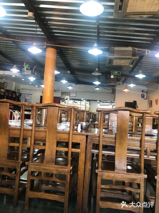 龙顺园麻辣香锅(机场店)大堂图片