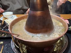 -果松木炭酸菜铜火锅·外婆参鸡汤