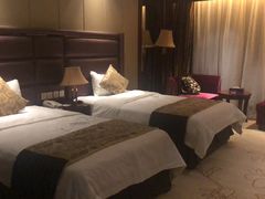 -金孔雀温泉旅游度假村