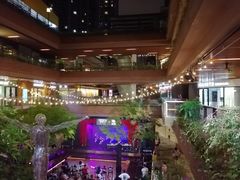 -瑞虹新天地月亮湾