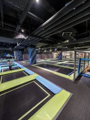 -反弹蹦床公园·亲子乐园·团建·派对(青岛融创茂店)