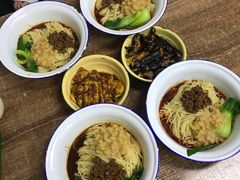 招牌豌杂面-东三里屯豌杂面