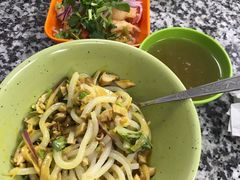 -002鱼汤粉(龍園店)