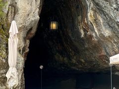 -波斯托伊纳溶洞