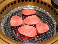 -山川小町·极番烧肉(新地假日广场店)