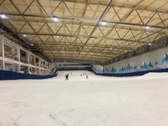 -乔波室内滑雪场
