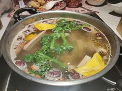 -尚尚仙·酸汤猪手·猪肚鸡火锅(华联万柳购物中心店)