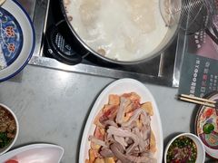 -尚尚仙·酸汤猪手·猪肚鸡火锅(华联万柳购物中心店)