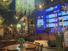 -临界音乐酒馆·小龙虾·江湖菜(华熙LIVE·鱼洞店)