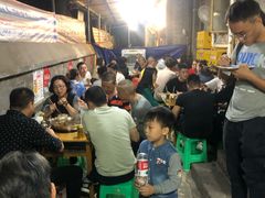等位区-渝味黄姐火锅(黄泥村店)
