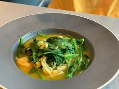 豌豆黄浸豌豆尖-半山腰·云南菜(侨福芳草地店)