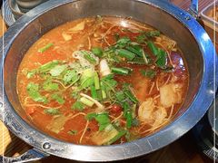 -野山舂·贵州现舂酸汤火锅(鸿通城店)