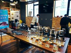 -新华里咖啡书吧(新华书店小寨店)