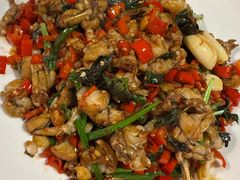 爆炒紫苏牛蛙-甲王二老长沙口味馆