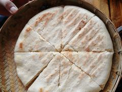 丽江粑粑-阿婆情腊排骨火锅(金虹路店)