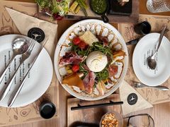 -Mark&Mars Restaurant