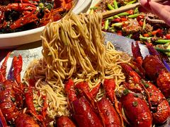 -肥小宝·金牌油焖大虾(襄阳龙虾地标店)