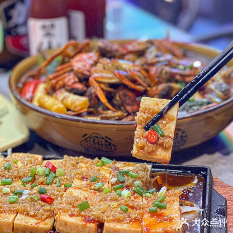 在上海，这家市井酒馆是懂烧烤的，更懂人心～