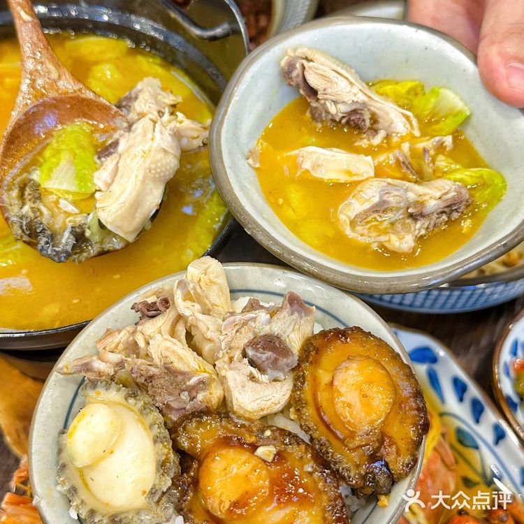 在杭州，西湖边的蟹饭蟹面，好吃到跺脚