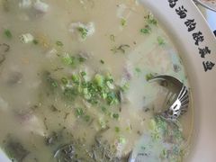 -严记小天府酸菜鱼(西四路店)