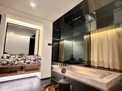 -Yolo私汤温泉设计师酒店(重庆南滨路店)
