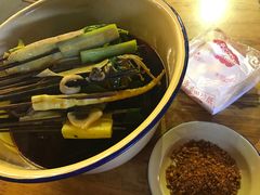 -拈签一笑黄牛肉辣卤串串