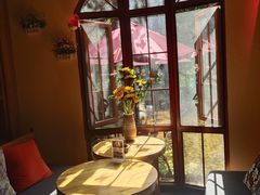 -月亮眼花园餐厅书吧酒吧