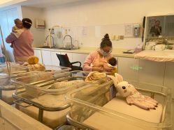 -妈咪爱月子中心·母婴护理