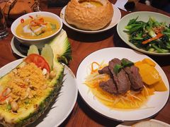 黄咖喱鸡-mango tree芒果树泰国餐厅(青岛万象城店)