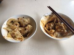 豆瓣抄手和芝麻水饺-新繁牛肉豆花(都江堰店)