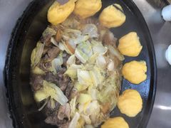 -粘豆包柴火铁锅炖