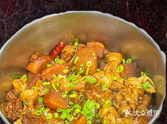 食材： ·牛腩(中超/英超) ·白萝卜(中超/tes