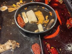 -老牌坊云南鱼豆花火锅(爱建店)
